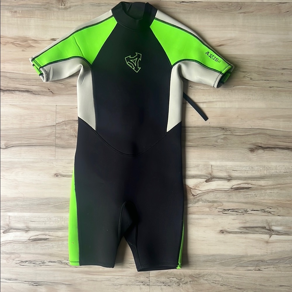 Xcel Axis Wetsuit size 14  - Black and Green 2mm